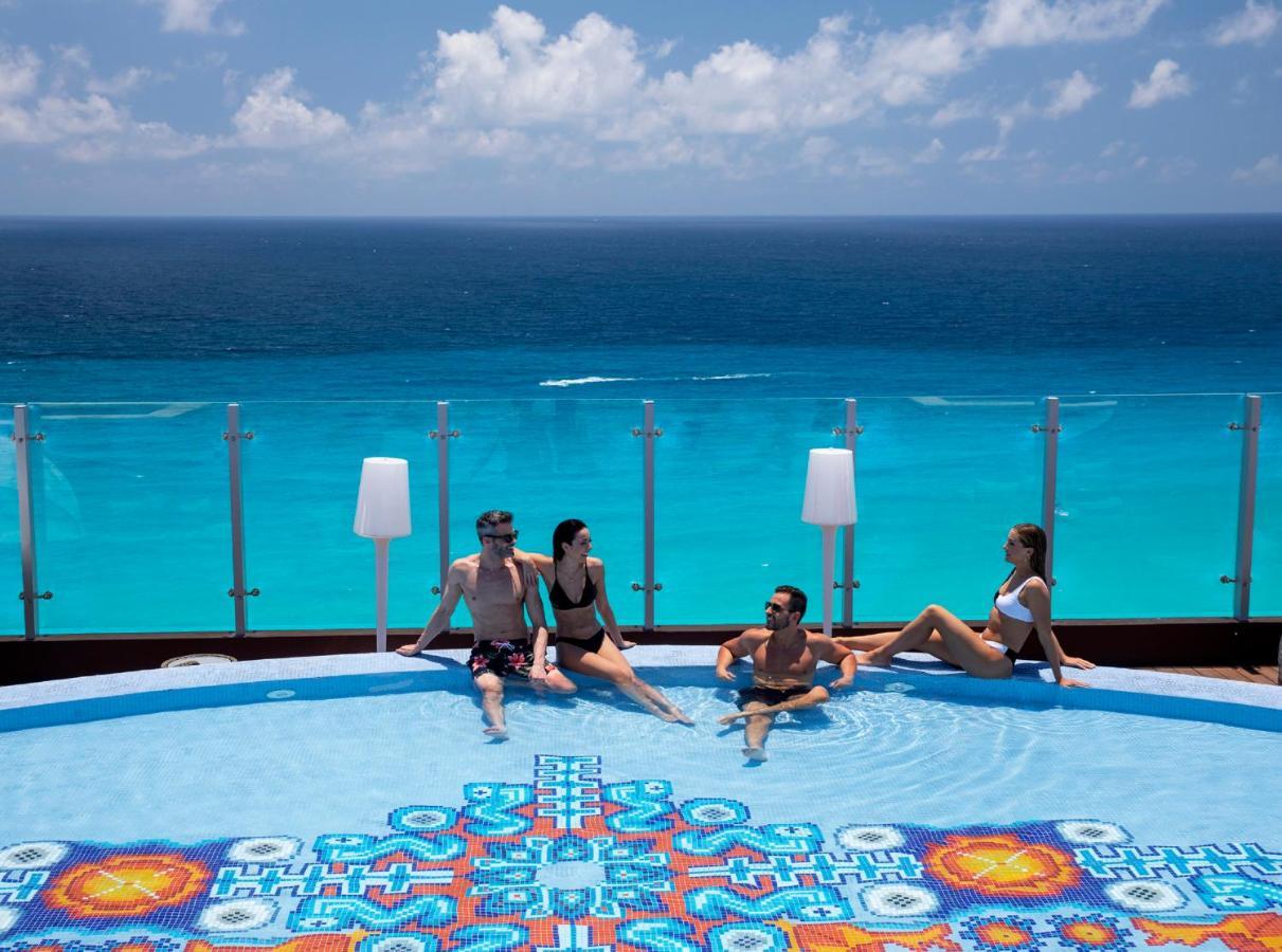 Royalton Chic Cancun, An Autograph Collection All-Inclusive Resort - Adults Only Екстериор снимка The Sky Pool