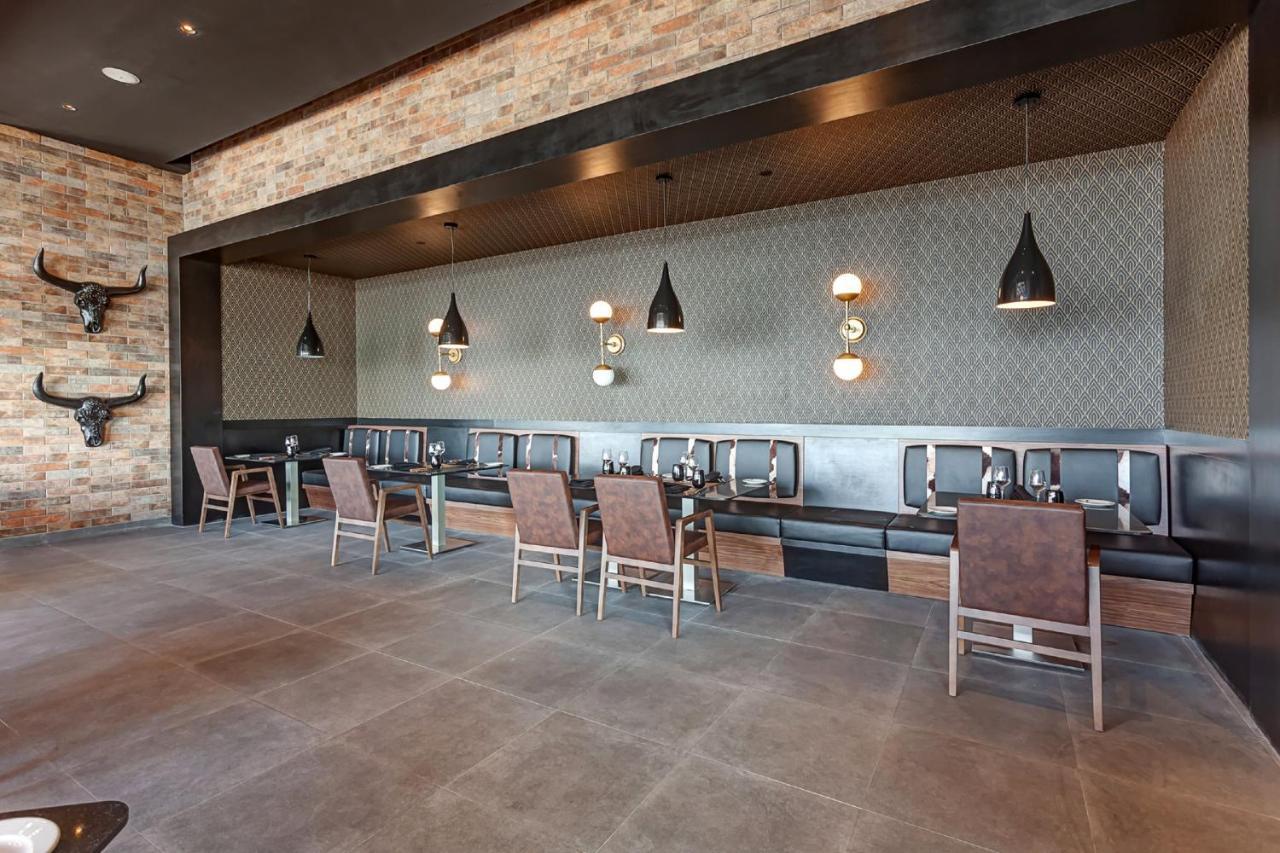 Royalton Chic Cancun, An Autograph Collection All-Inclusive Resort - Adults Only Екстериор снимка Interior of the restaurant