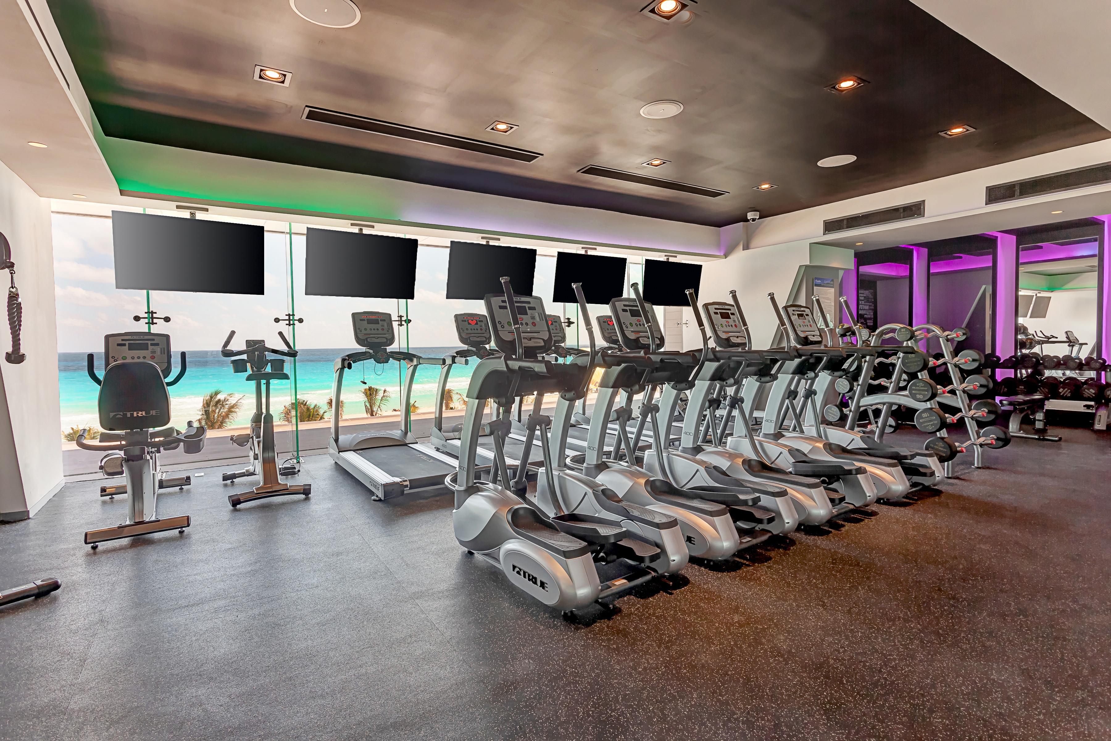 Royalton Chic Cancun, An Autograph Collection All-Inclusive Resort - Adults Only Екстериор снимка The gym at the hotel